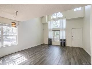 Photo #5: 1638563 Listing