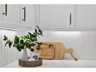 Photo #5: 1638891 Listing 