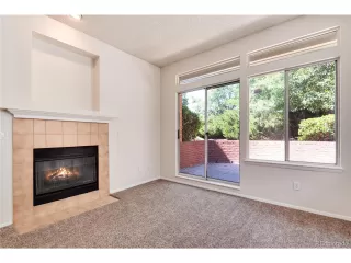 Photo #5: 1640098 Listing