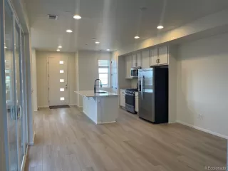 Photo #2: 1641284 Listing