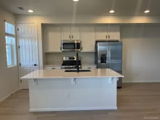 Photo #5: 1641284 Listing