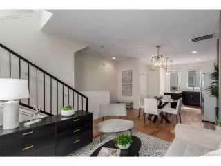 Photo #5: 1644646 Listing