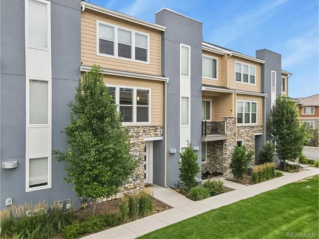 MLS: 1647054 Condo For Sale