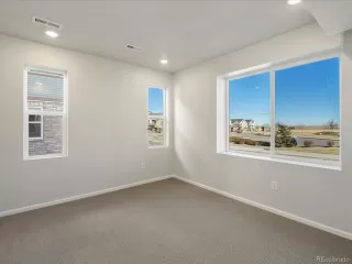 Photo #4: 1647207 Listing