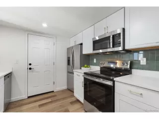 Photo #3: 1651353 Listing 