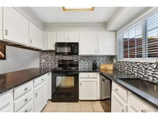 Photo #5: 1651501 Listing 