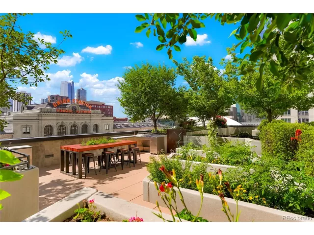 MLS: 1652256 Condo For Sale