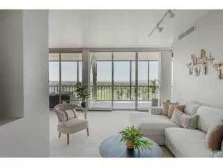 Photo #6: 1655591 Listing