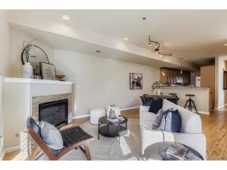 Photo #4: 1657399 Listing