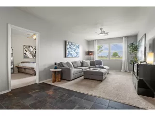 Photo #2: 1658637 Listing