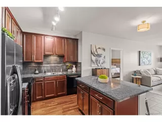 Photo #3: 1658637 Listing