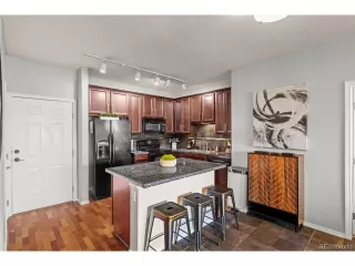 Photo #6: 1658637 Listing