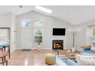 Photo #5: 1659116 Listing