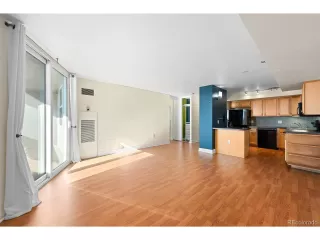 Photo #2: 1659729 Listing