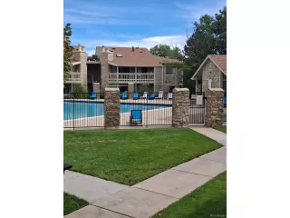 Photo #5: 1663905 Listing