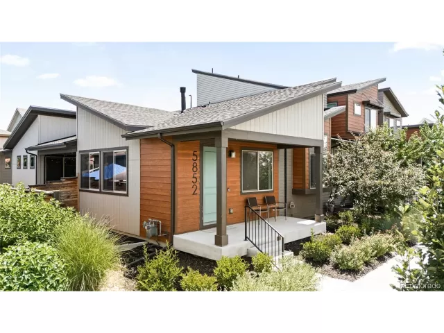 MLS: 1663956 Condo For Sale