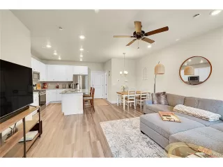 Photo #4: 1665279 Listing