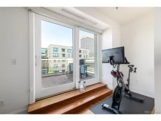 Photo #5: 1669988 Listing