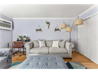 Photo #2: 1672438 Listing