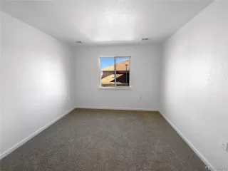 Photo #4: 1674957 Listing