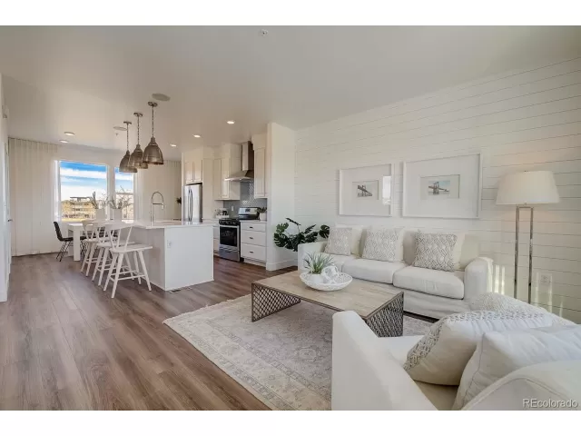 MLS: 1675128 Condo For Sale