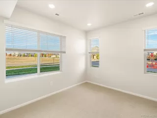 Photo #3: 1676299 Listing