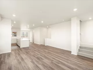 Photo #5: 1676299 Listing