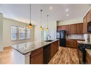 Photo #5: 1676412 Listing 