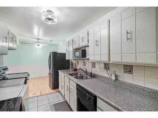 Photo #5: 1678211 Listing