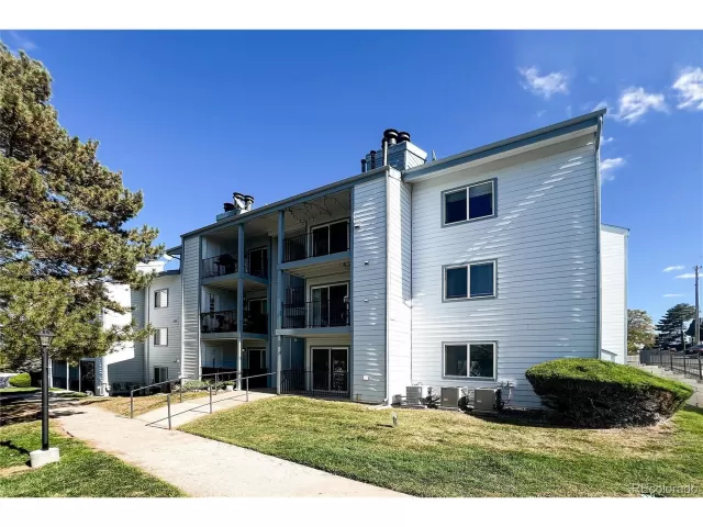 MLS: 1680403 Condo For Sale