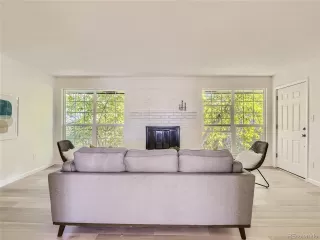 Photo #3: 1681077 Listing