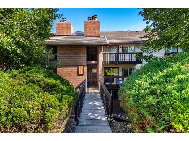 MLS: 1686117 Condo For Sale