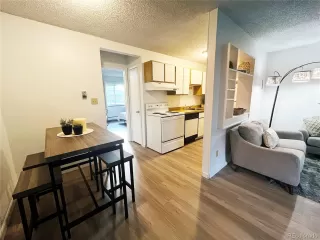 Photo #5: 1687870 Listing