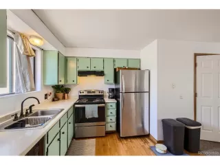 Photo #5: 1688407 Listing