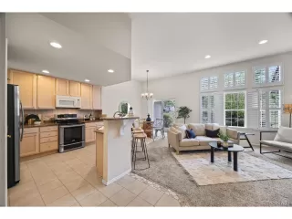 Photo #5: 1690981 Listing