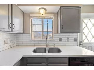 Photo #5: 1696755 Listing