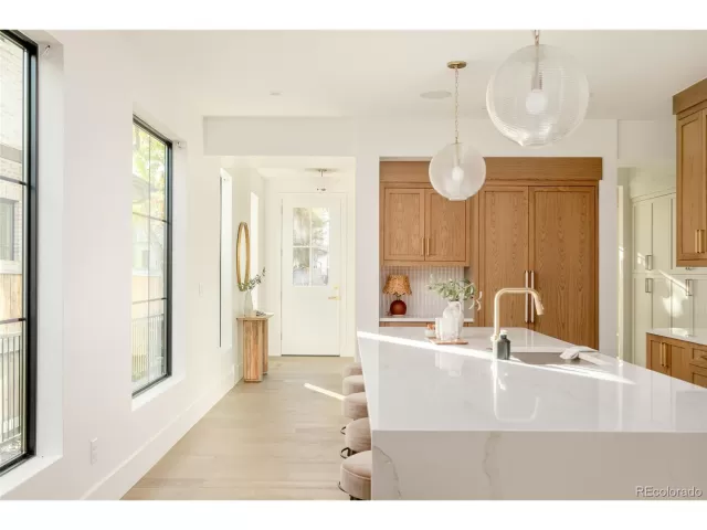 MLS: 1700259 Condo For Sale