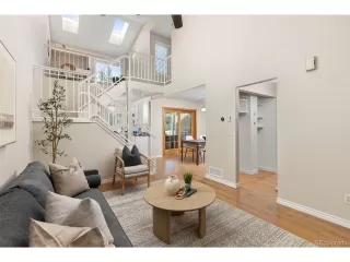 Photo #5: 1701345 Listing