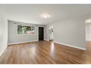 Photo #5: 1701373 Listing