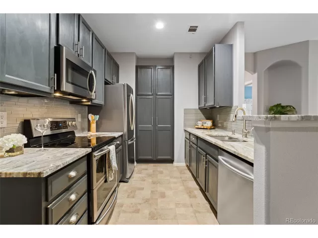 MLS: 1702041 Condo For Sale