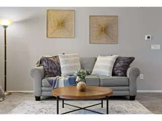 Photo #4: 1702041 Listing