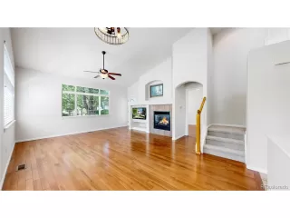 Photo #4: 1703108 Listing 