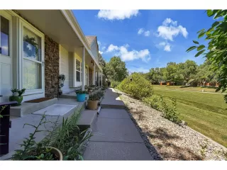 Photo #3: 1705577 Listing 