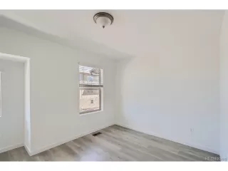 Photo #4: 1706316 Listing