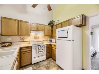 Photo #5: 1710688 Listing