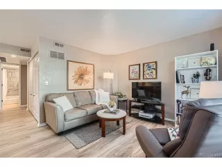 Photo #4: 1723408 Listing