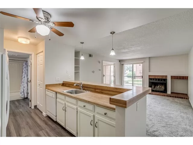 MLS: 1731060 Condo For Sale