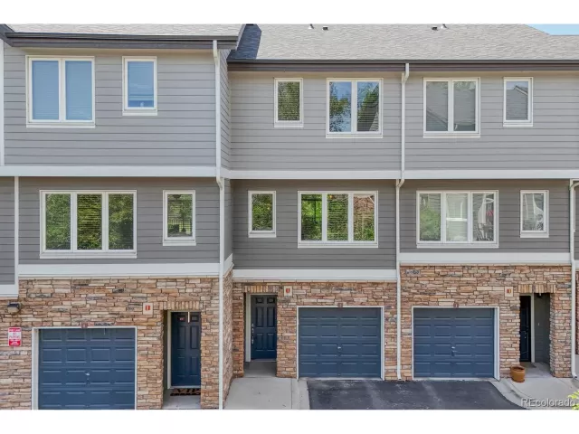 MLS: 1732683 Condo For Sale