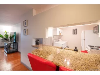 Photo #4: 1734338 Listing 