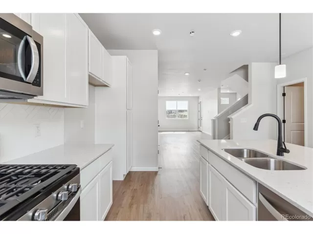 MLS: 1735329 Condo For Sale